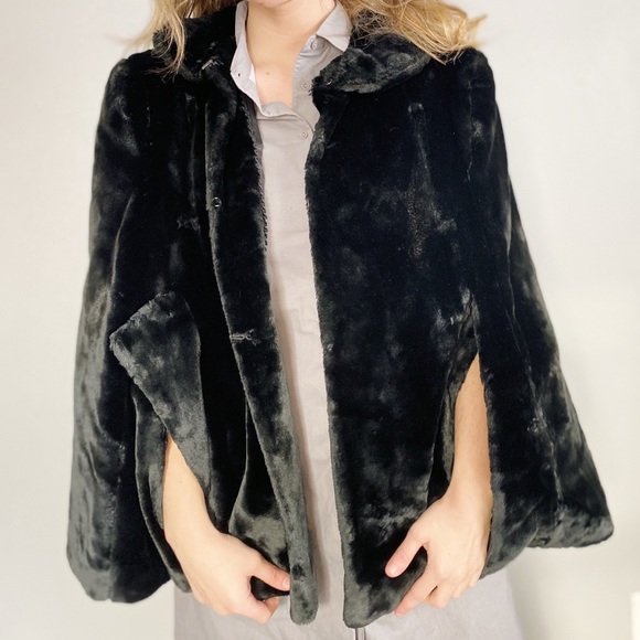 Vintage Jackets & Blazers - Vintage Hudson Fabrics beaver fur cape